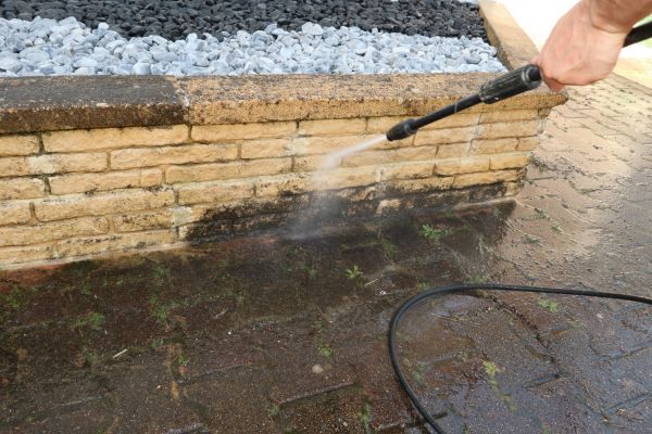 Retaining Wall Power Washing in Las Cruces